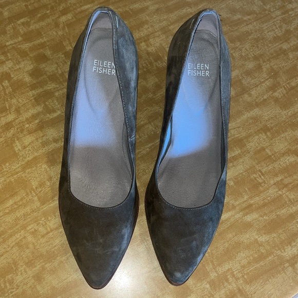 Eileen Fisher ladies wedge style green suede Hawk heels with pointy toe SZ 9.5 - Picture 3 of 10